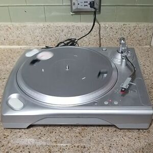 Ion USB Turntable iTTUSB Vinyl converter Mac Or PC